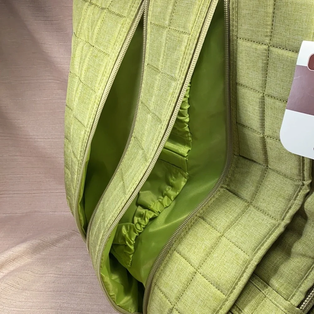 NWT Lug taxicab full tote- best one ever!